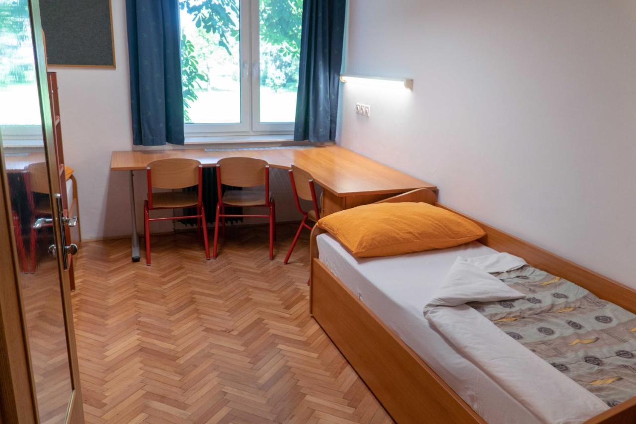 Dijaski Dom Bezigrad Ljubljana Hostel Ngoại thất bức ảnh