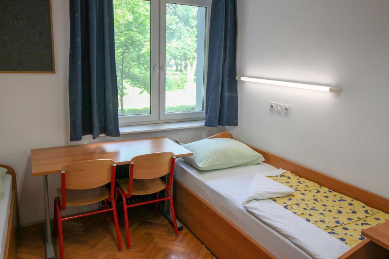 Dijaski Dom Bezigrad Ljubljana Hostel Ngoại thất bức ảnh