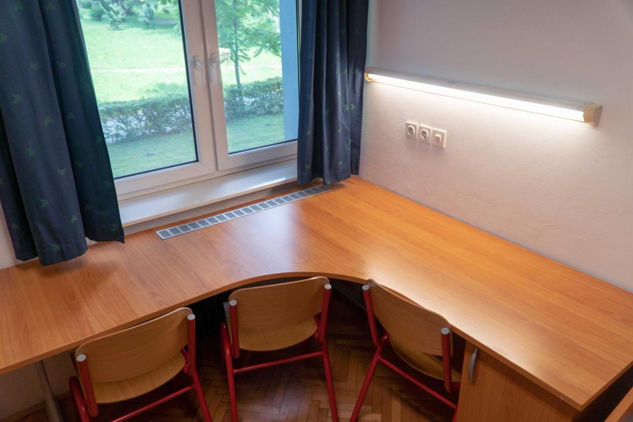 Dijaski Dom Bezigrad Ljubljana Hostel Ngoại thất bức ảnh
